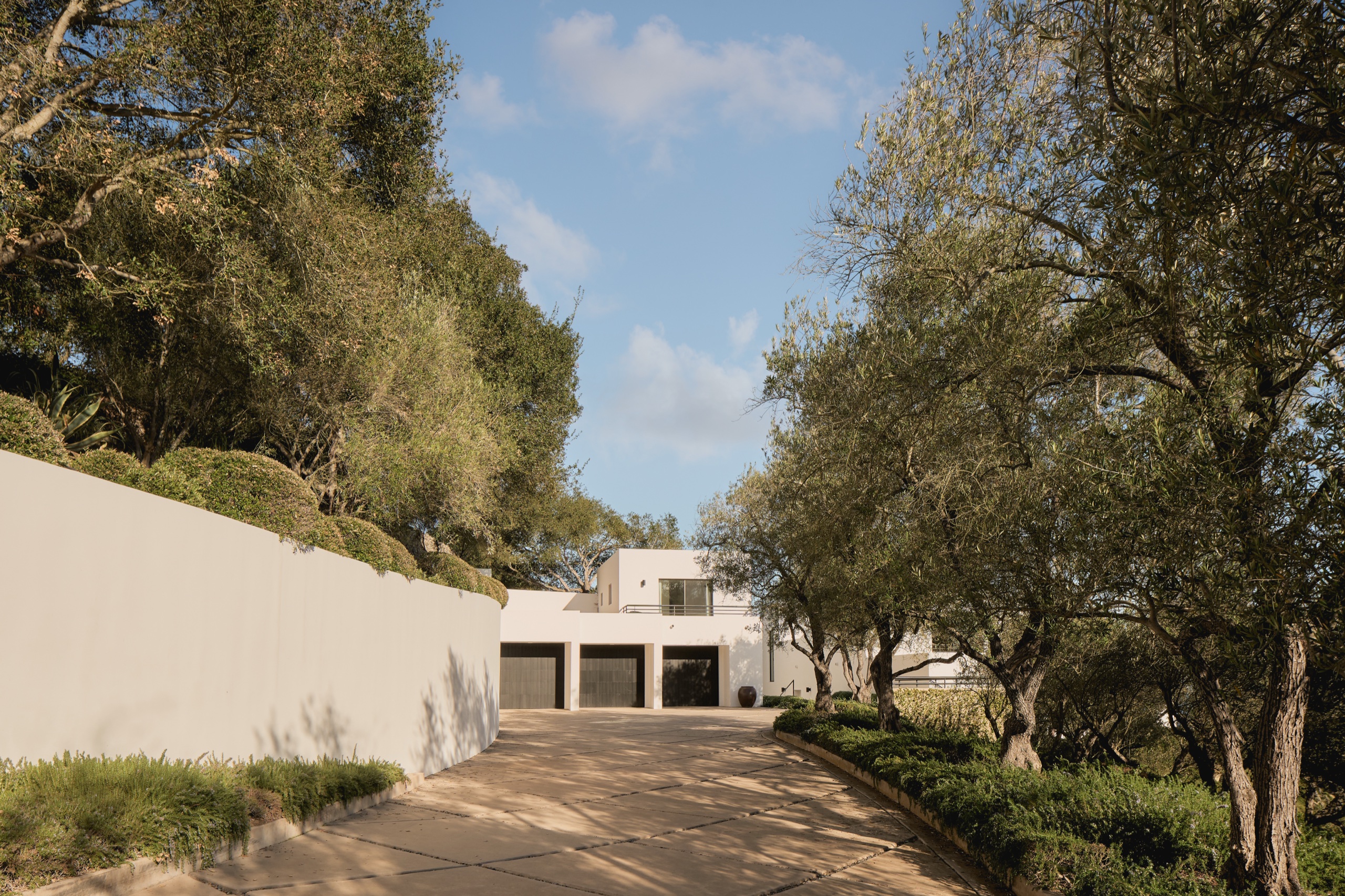 1130 East Mountain Drive — photo 3